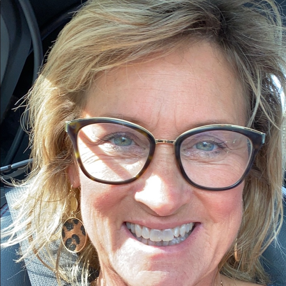Meet your Posher, Amber